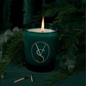 1 wick candle by Victoria Secret